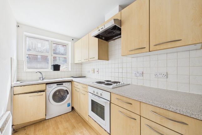 Flat 11, Noble Court,, Mill Street, Slough photo 2