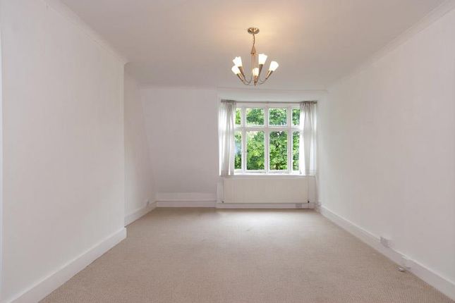 Flat 7, 99, Greencroft Gardens, London photo 2
