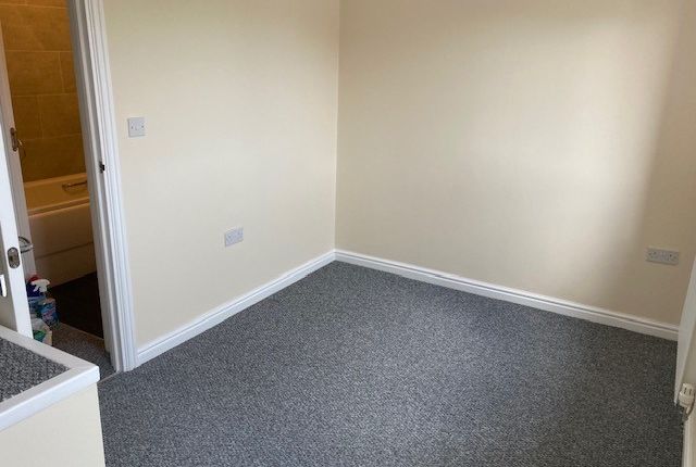 68, Ferrous Way, LINCOLN photo 4