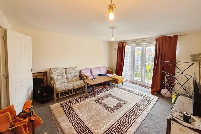 28, Farrow Avenue, Peterborough photo 4