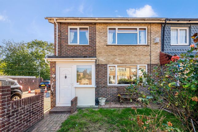 3-bed terraced on 16, Tern Walk, Southsea, £280,000