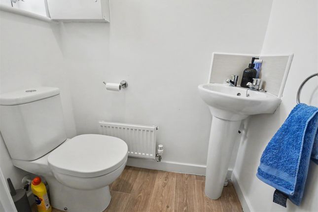 20, Fellows Close, Weldon photo 4