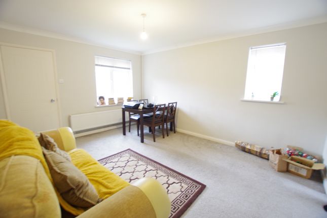 26 Westwinn View, Whinmoor, Leeds photo 4