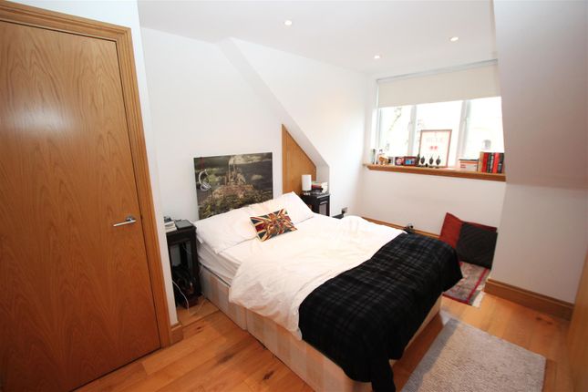 Terraced house for sale in Spirit Quay, London