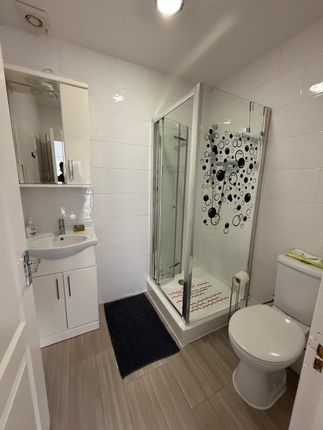 94 morton way, Arnos Grove, London photo 5