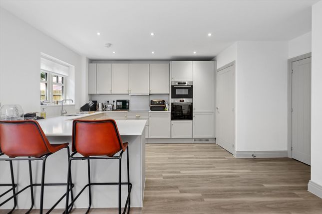 4, Canada Drive, Epsom photo 2