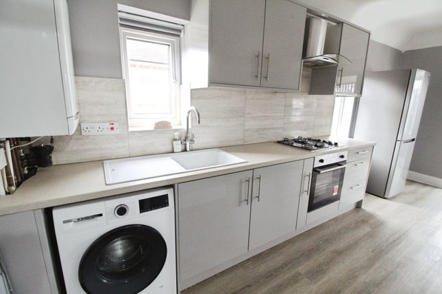 Flat 3, 164, Yew Tree Lane, Birmingham photo 4
