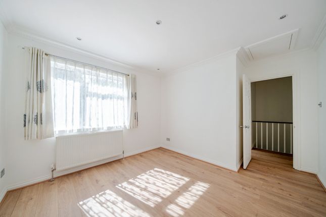 40, Medebourne Close, London photo 4