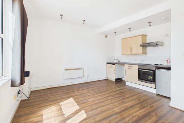 Flat 4, The Chambers, Northampton photo 4