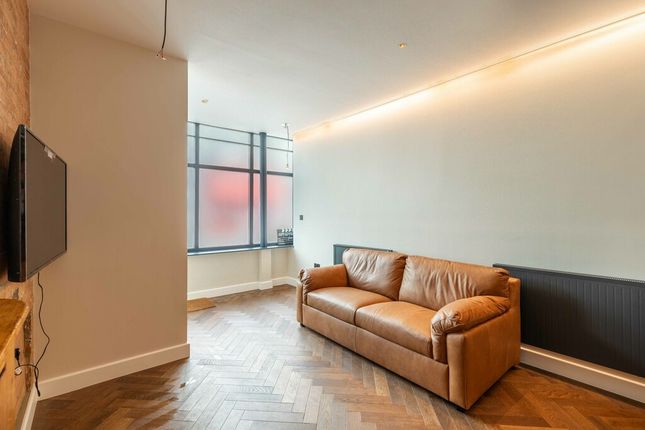 Flat to rent in Dawes Road, Fulham