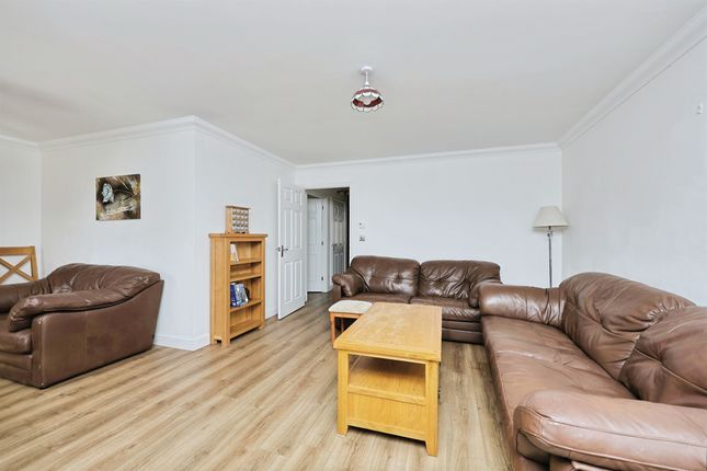 86, The Warren, Norwich photo 4