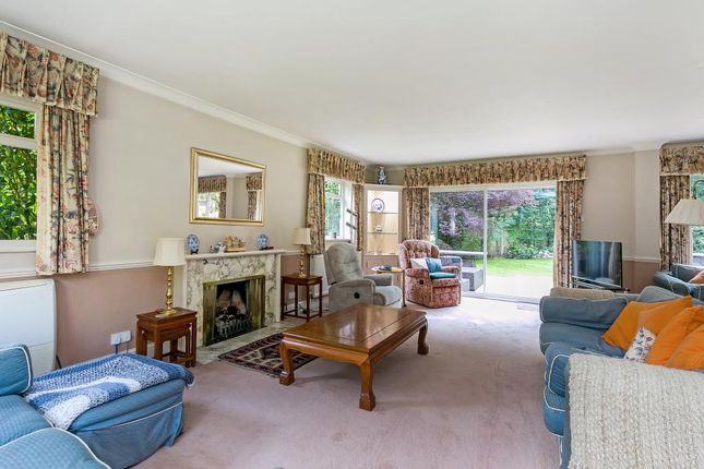 Robinswood, 2 Dukes Kiln Drive, Gerrards Cross photo 3