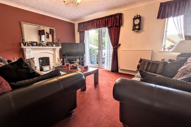 15, Monument Chase, Bordon photo 3