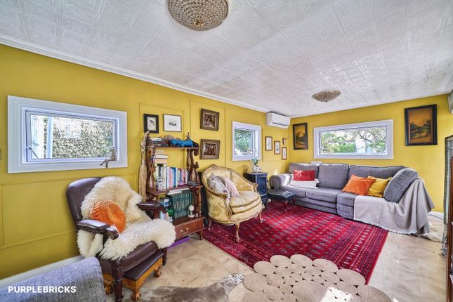 8 Coxes Avenue,, Upper Halliford Road, Shepperton photo 4