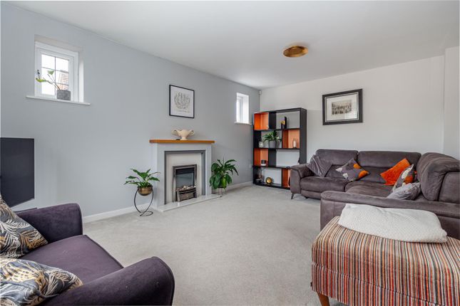 7, Glendower Way, Worcester photo 4
