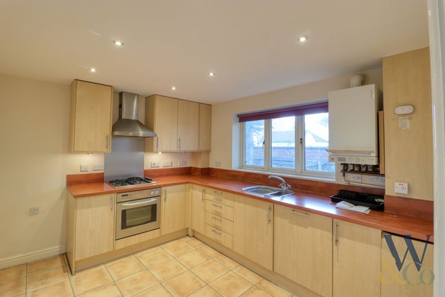 6 St Marys Paddock, WELLINGBOROUGH photo 2