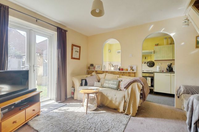 16, Frobisher Way, Southend-on-sea photo 2
