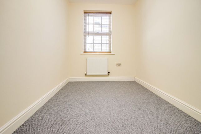 Flat to rent in Swindon Street, Highworth, Swindon