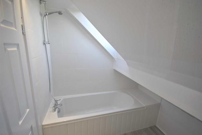 32, Newcastle upon Tyne photo 5