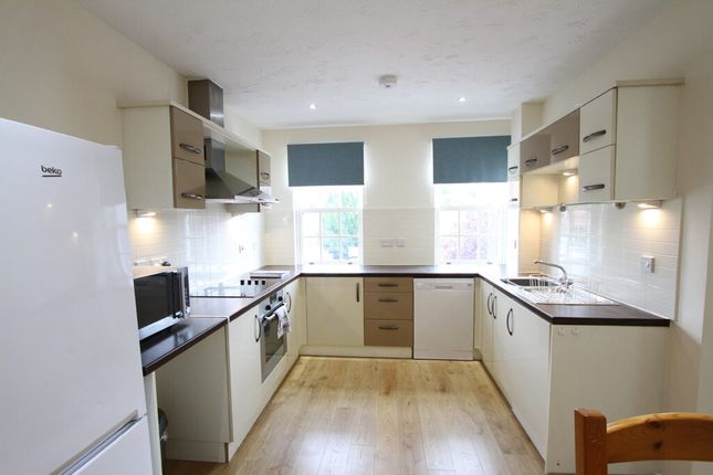 Thumbnail Flat to rent in Peoples Place, Warwick Road, Banbury, Oxon