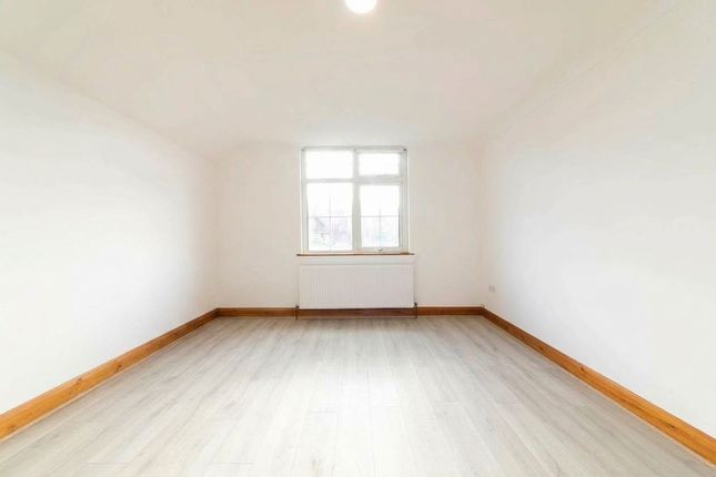 279 Willesden Lane, London photo 3