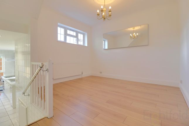 14 Carlyle Street, Brighton photo 4