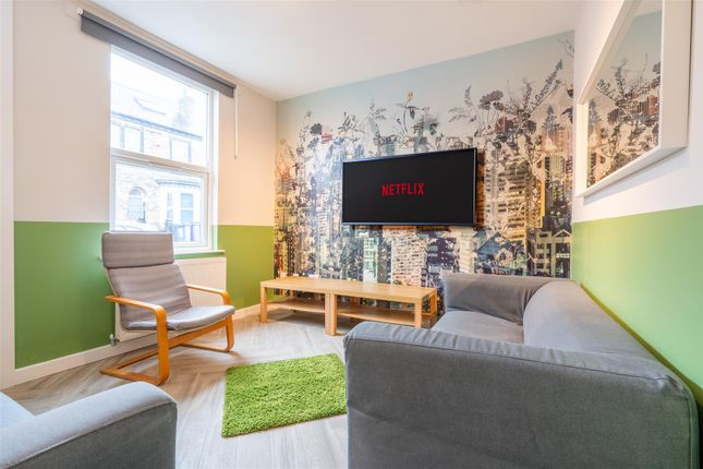4-bed house on Spooner Road, Sheffield, £2,011/mo