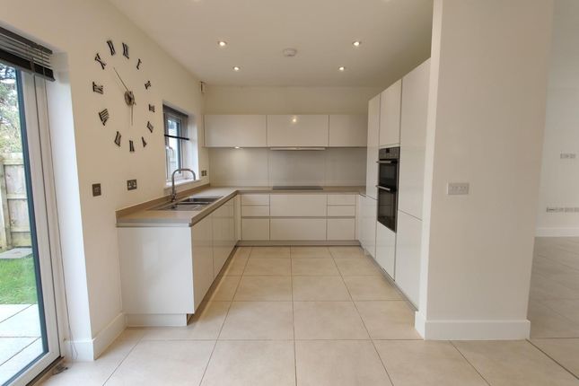 5, Newcourt Drive Exeter, Devon photo 2