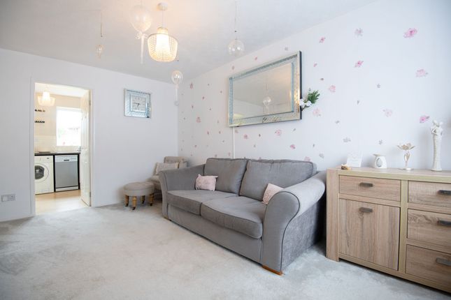 19 Swale Drive, Wellingborough photo 3