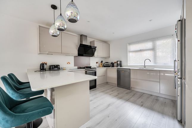 18 Oriental Road, Woking photo 3