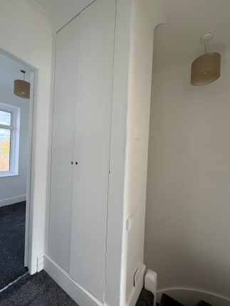 15 , Arterial Road , Grays photo 4