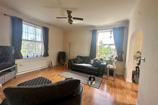 Flat for sale in Greenwich Way, Waltham Abbey