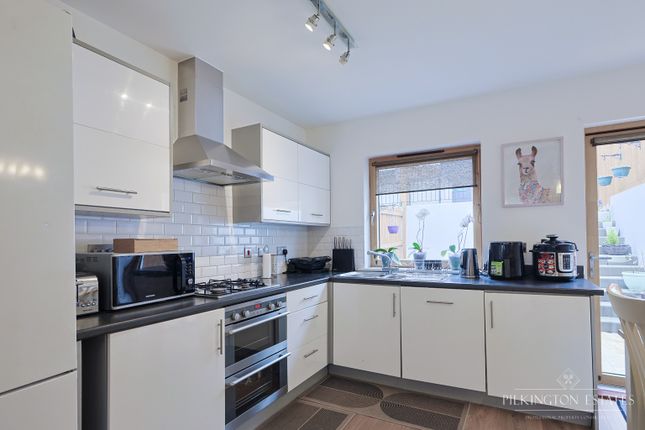 68, Pembroke Lane, Devon photo 4