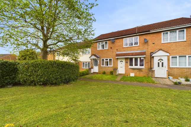 Terraced house to rent in Sussex Drive, Banbury