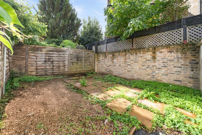 133b Chatsworth Road, London photo 2