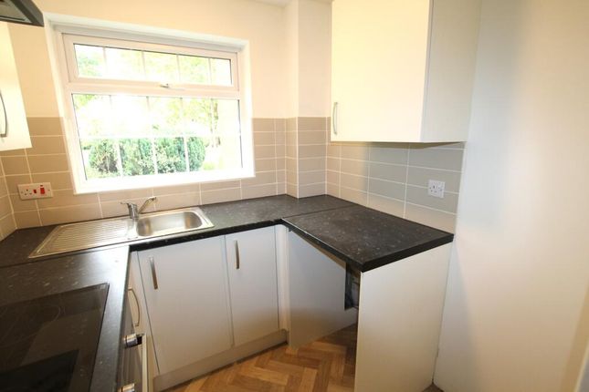 76, Manorfield, Singleton photo 4