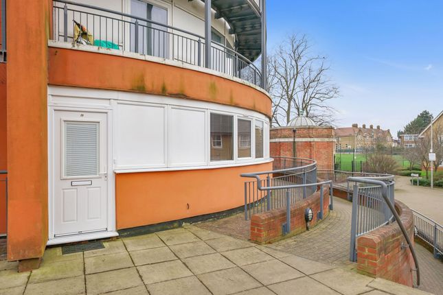 75, Memorial Heights, Newbury Park, Ilford photo 4