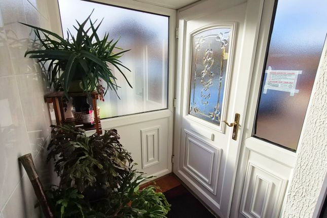Saltersgate Drive, Birstall photo 3