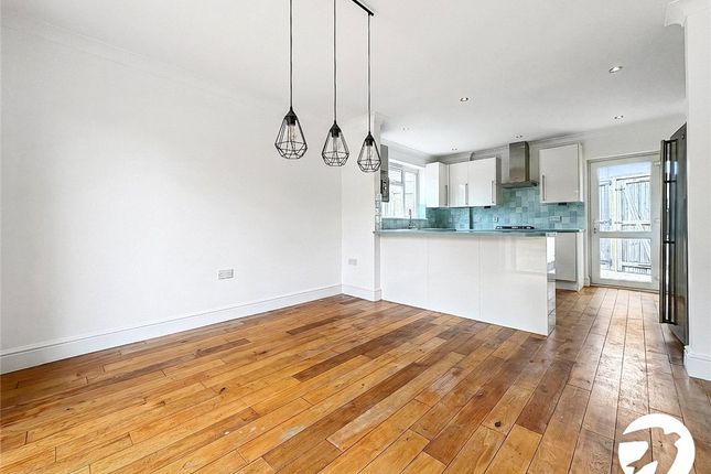 4, Eccleston Close, Orpington photo 4