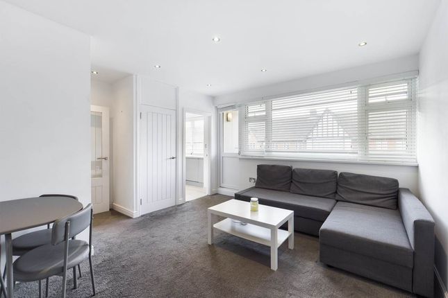 Flat for sale in Chatsworth Parade, Petts Wood, Kent