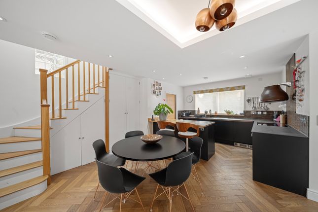4, Rosse Mews, London photo 3