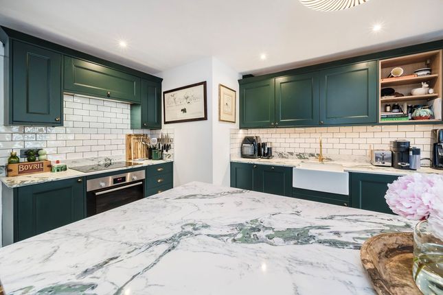Flat 8, Simon Court, 16, Saltram Crescent, London photo 4