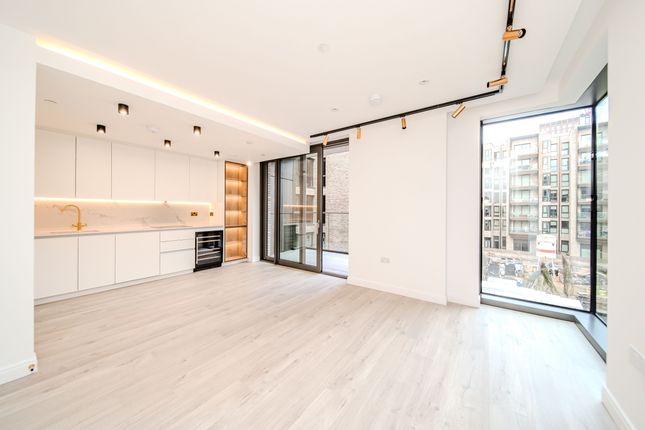 Thumbnail Flat to rent in Siena House, City Road, London