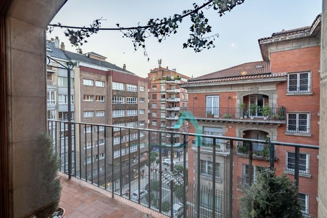 Apartment for sale in Calle Cervantes 33005, Oviedo, Asturias