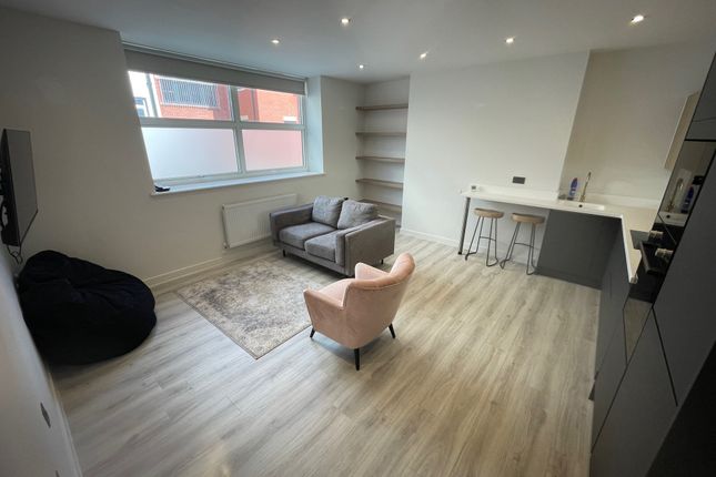 Flat to rent in Park Place, Leeds