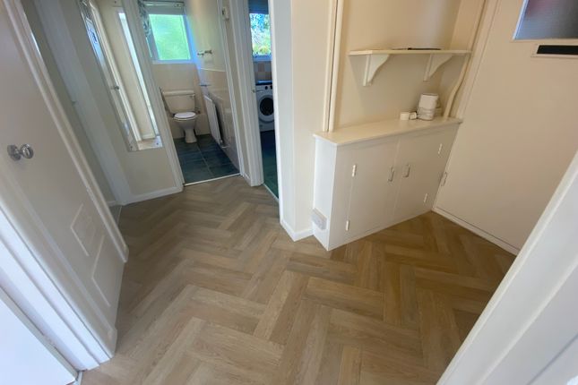 Charnwood Crescent, CHANDLERS FORD photo 2
