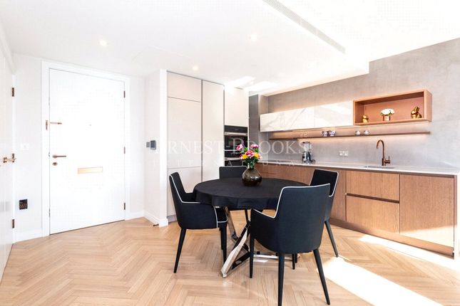 Thumbnail Flat to rent in Hampton House, Kings Road Park, 2 Michael Road, Fulham