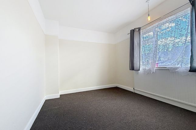10, Fieldhouse Road, Leicester photo 5