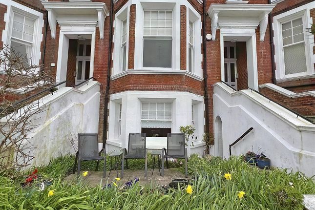 Flat for sale in Chatsworth Gardens, Eastbourne