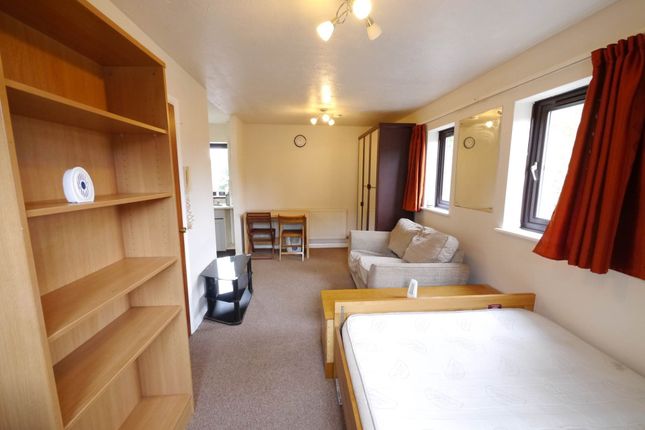 51, Jasmine Gardens, Hatfield photo 2